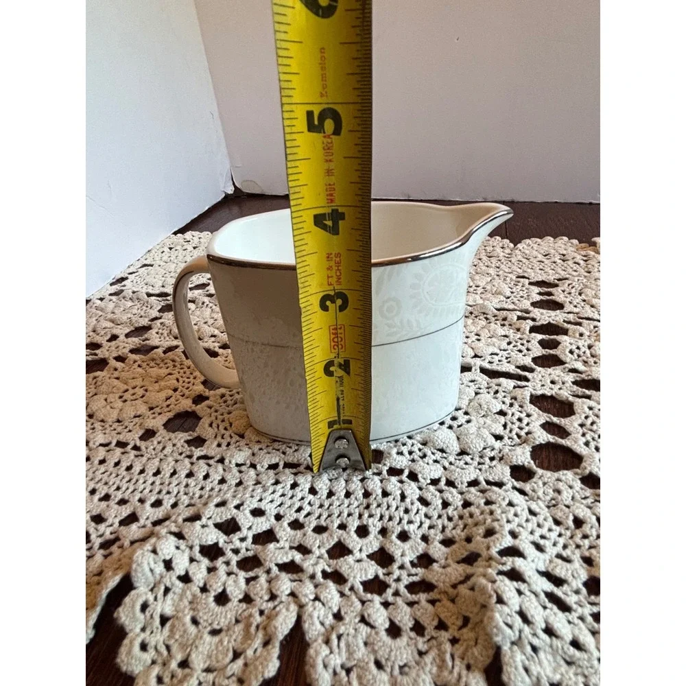 Kate‎ Spade New York Lenox Bonnabel Place Creamer White Paisley Silver Trim USA